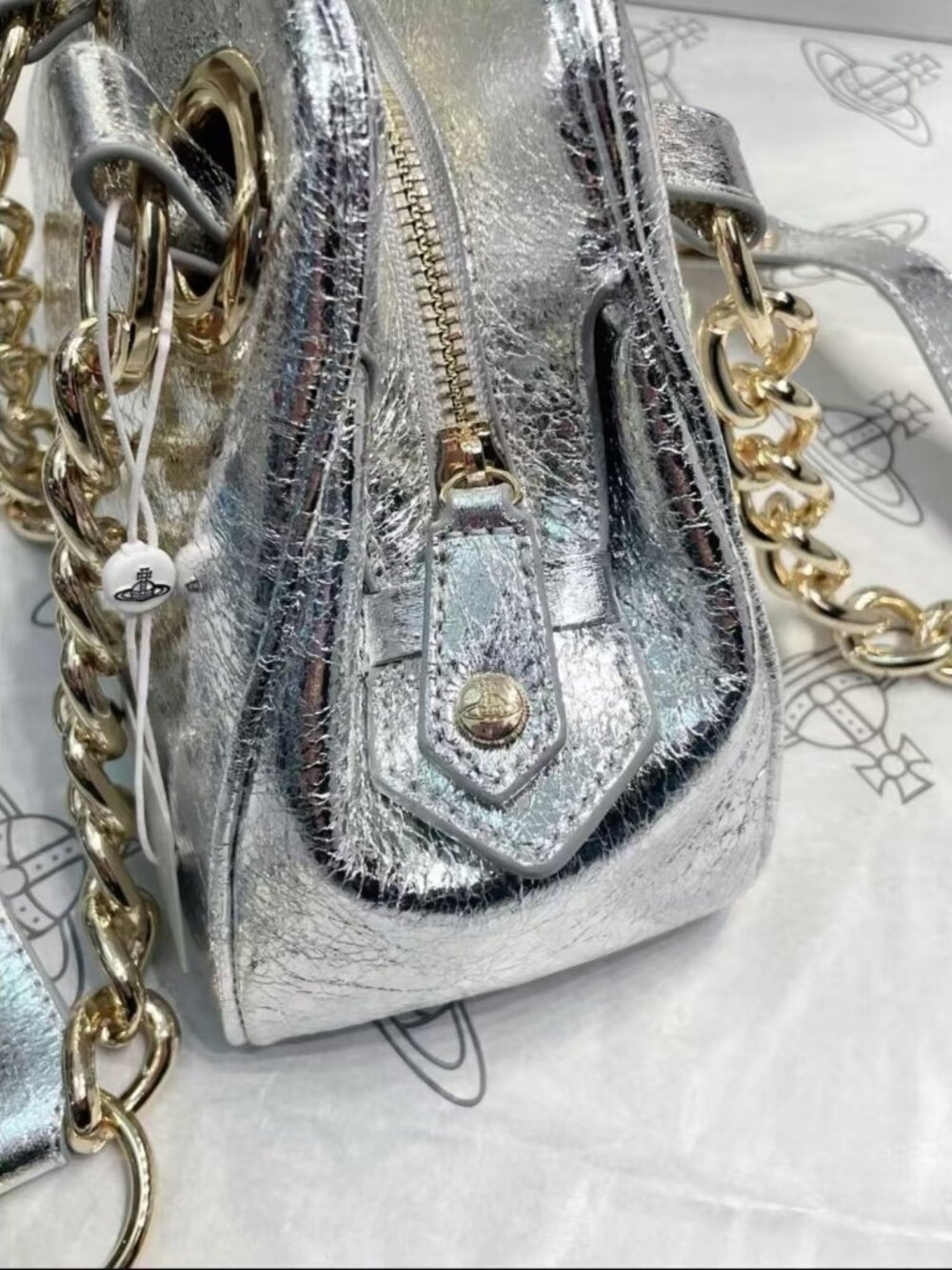 Vivienne Westwood Silver Cracked Leather Mini Orb Handbag with Gold Chain - Picture 6 of 8